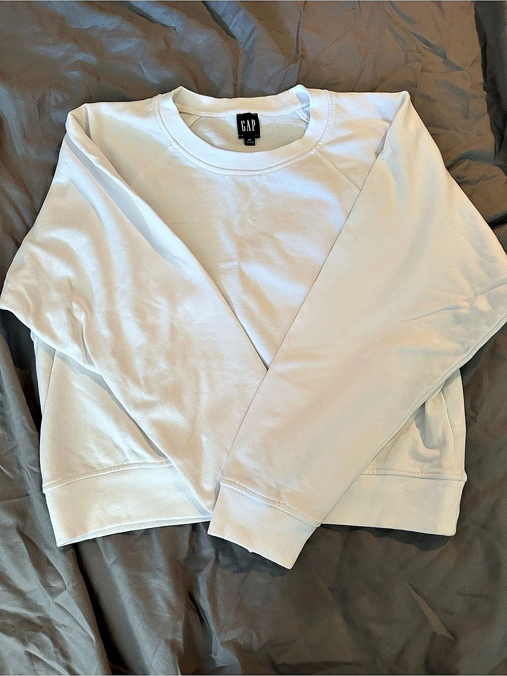 Gap Long Sleeve Sweatshirt in White Size Medium